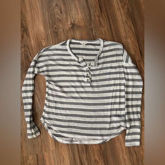 Billabong top - Picture 1 of 2